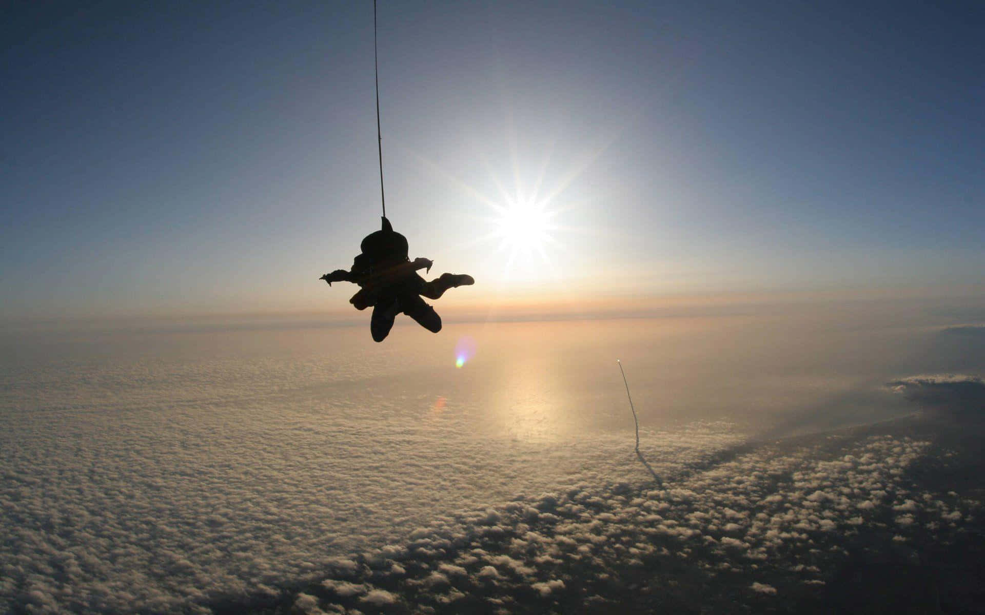 FREEDOM IN THE SKY - Enjoy the sensation of true freedom by skydiving from great heights.