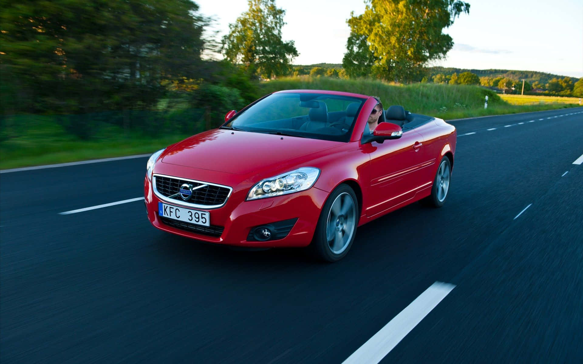 Soepele En Mooie Volvo C70 Auto In Beweging Achtergrond