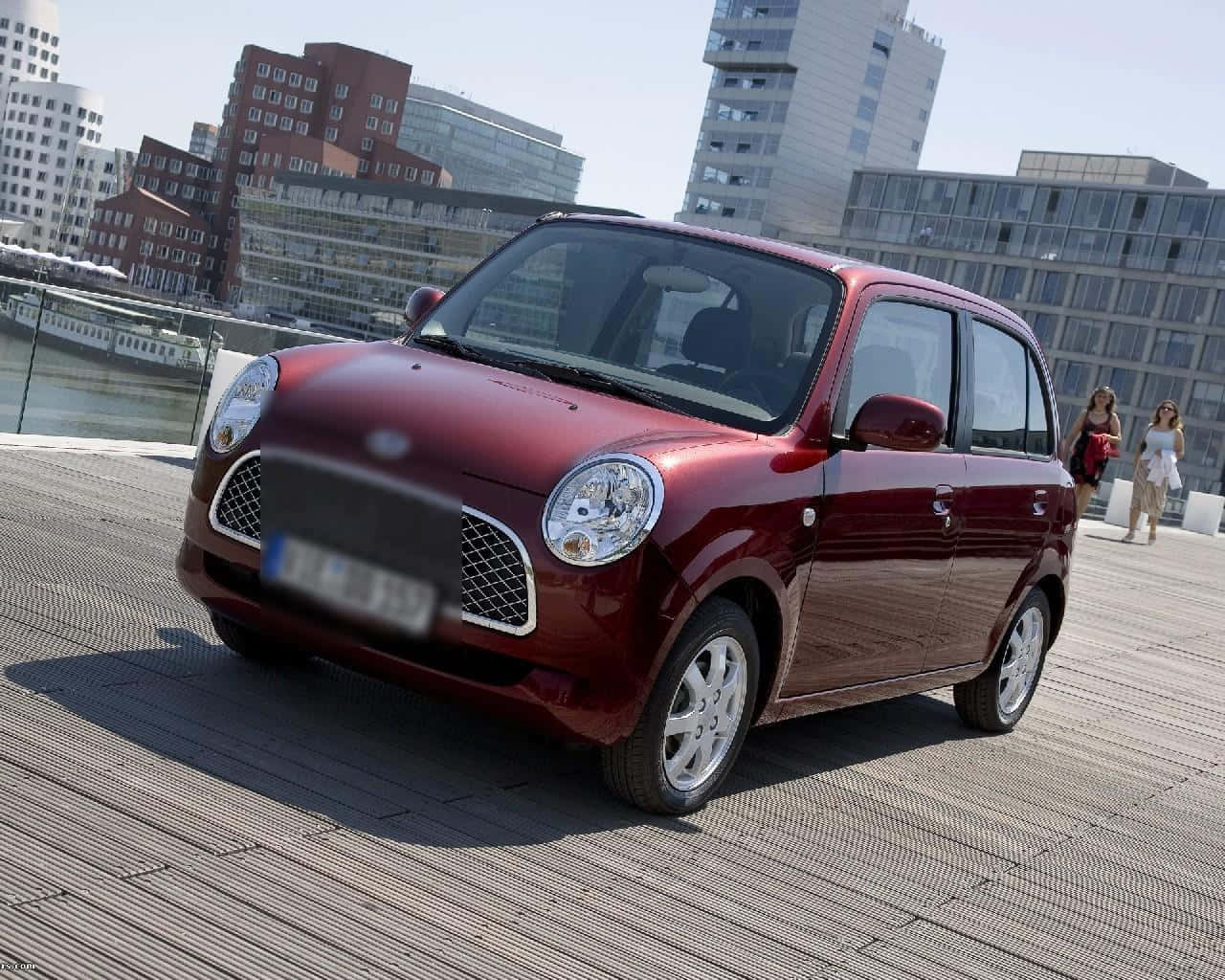 Daihatsu Trevis Élégant Et Compact En Jaune Vibrant Fond d'écran