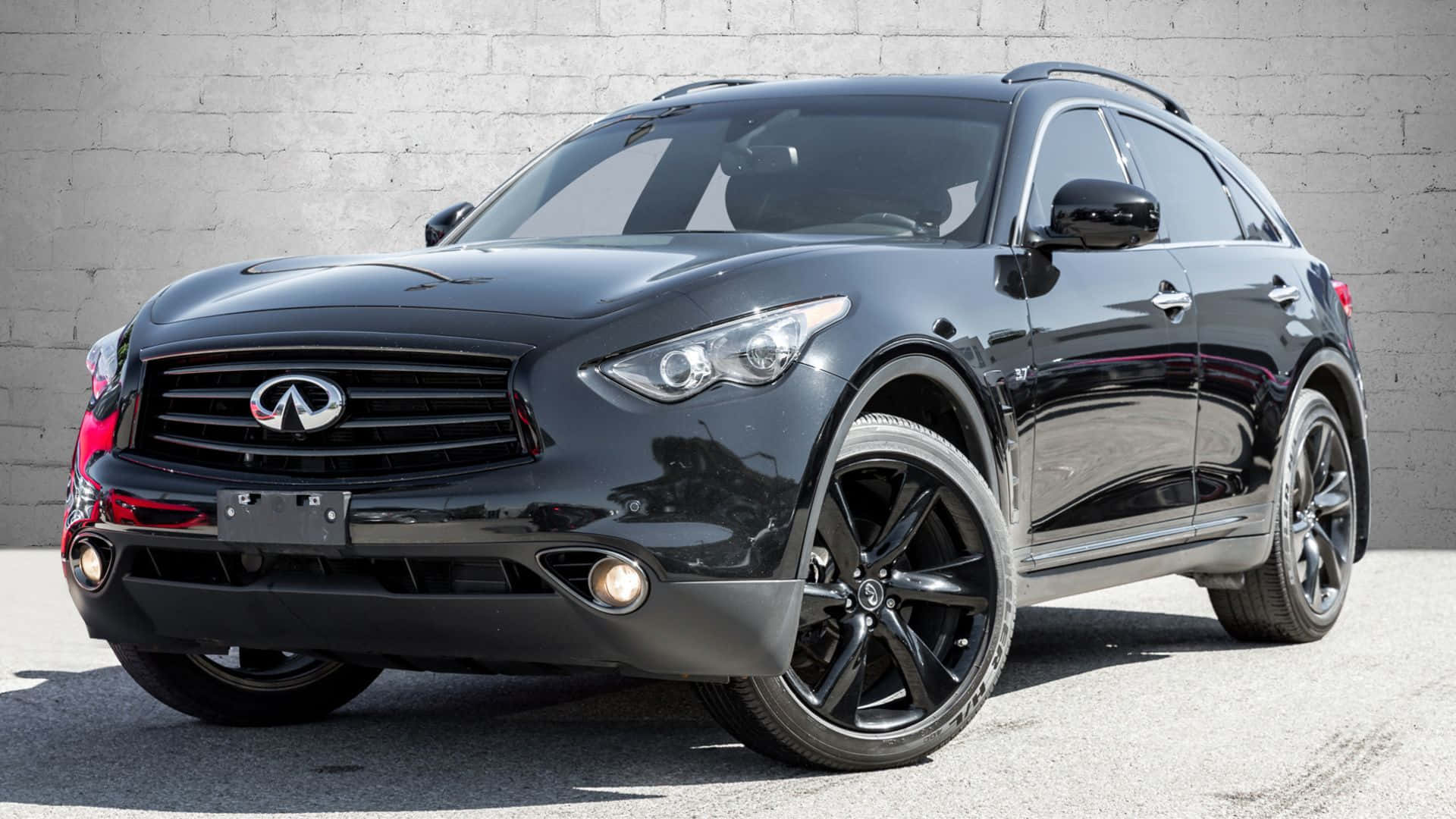 Sleek Og Moderne Infiniti Qx70 På Veien Bakgrunnsbildet