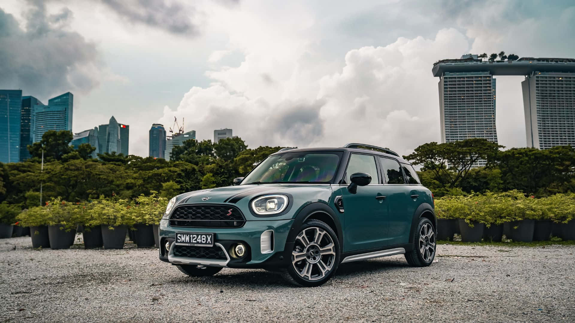 Sleek Mini Paceman On Open Road Wallpaper