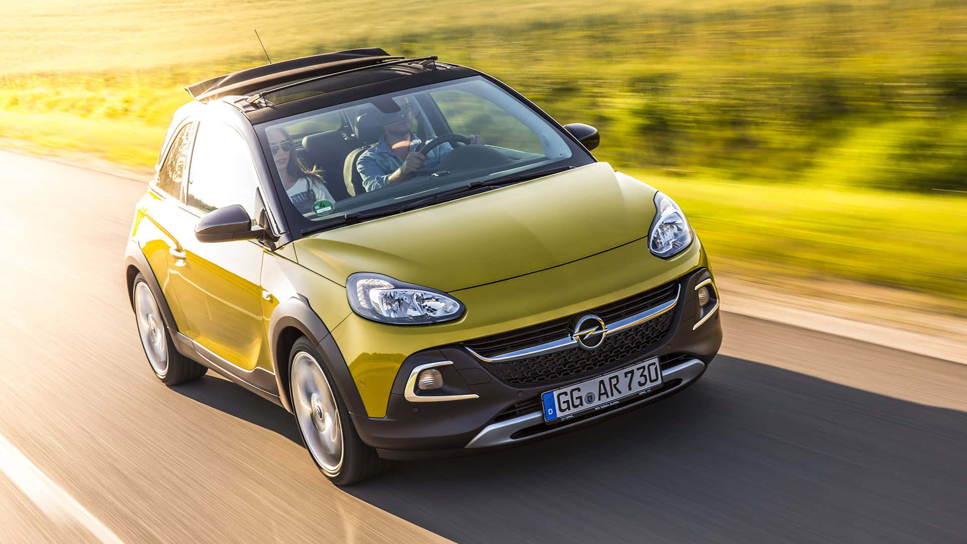 Slank Opel Adam I Urban Setting Bakgrunnsbildet