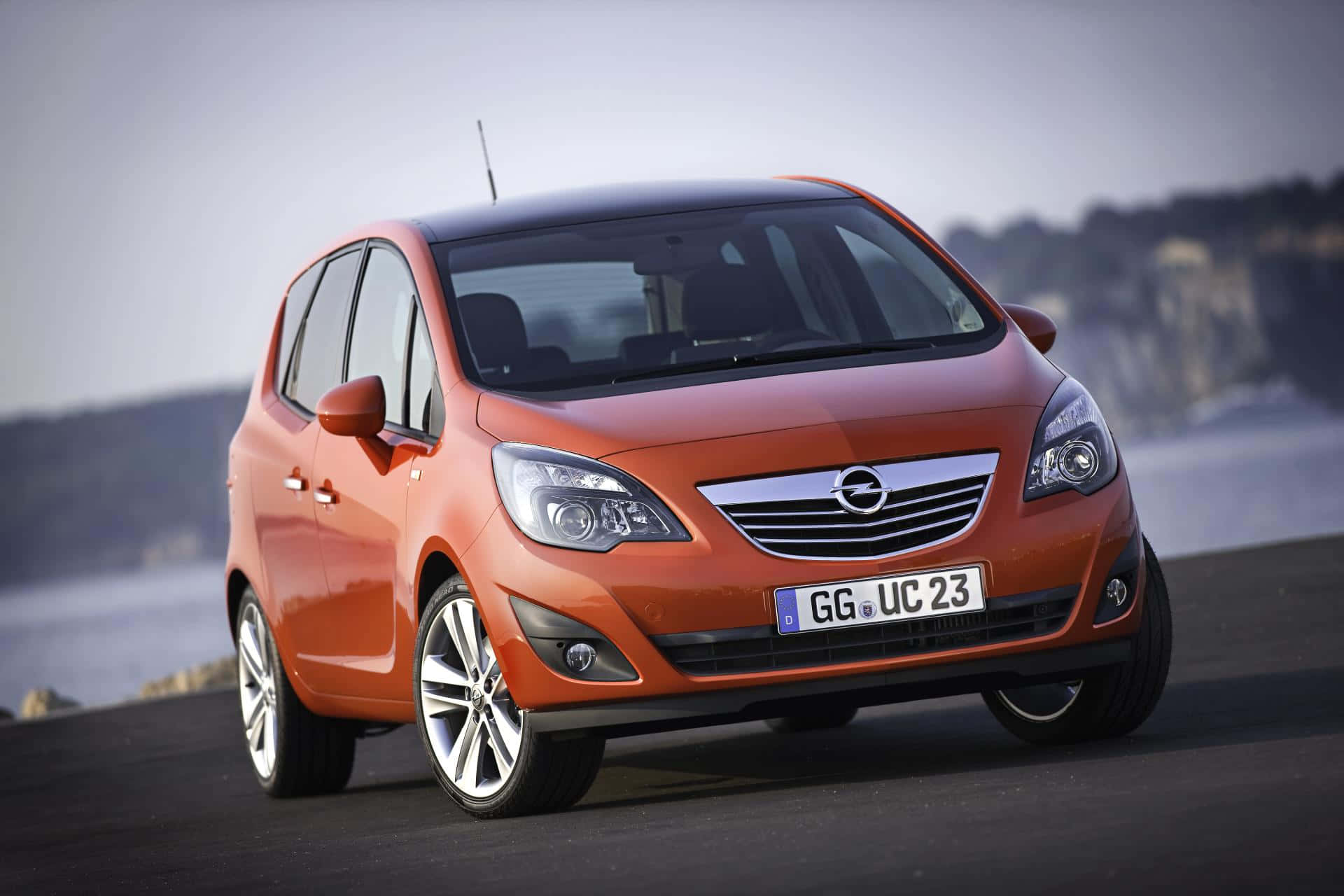 Sleek Opel Meriva: Epitome Of Modern Efficiency Wallpaper
