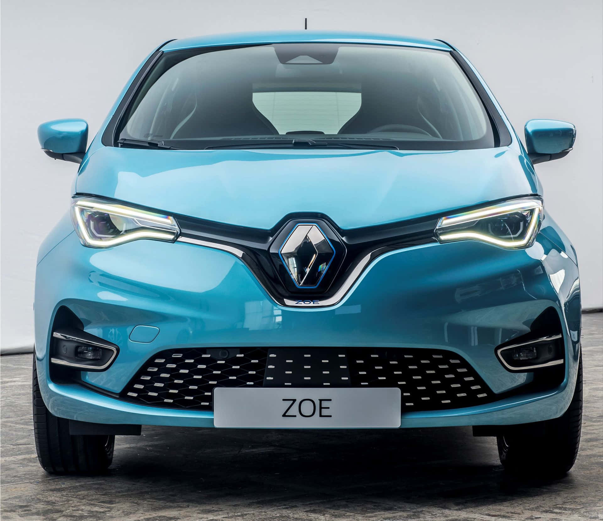 Sleek Renault Zoe Charging In The Dark Wallpaper