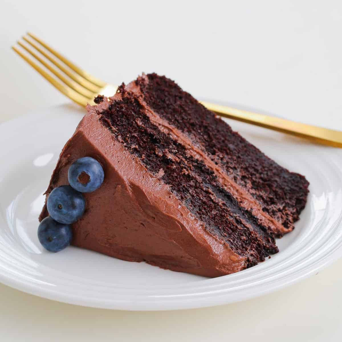 Slice Of Blueberry Chocolate Cake Wallpaper