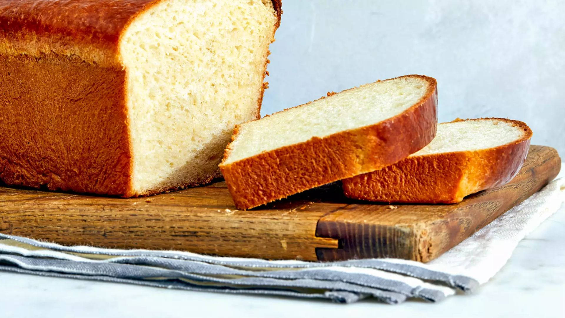 Sliced Loaf Bread On Board Wallpaper