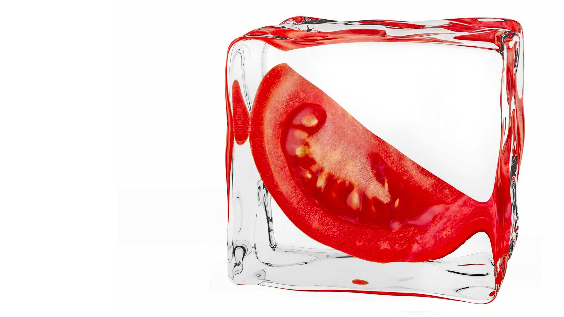 Cubode Hielo De Fruta De Tomate Rojo En Rodajas Fondo de pantalla