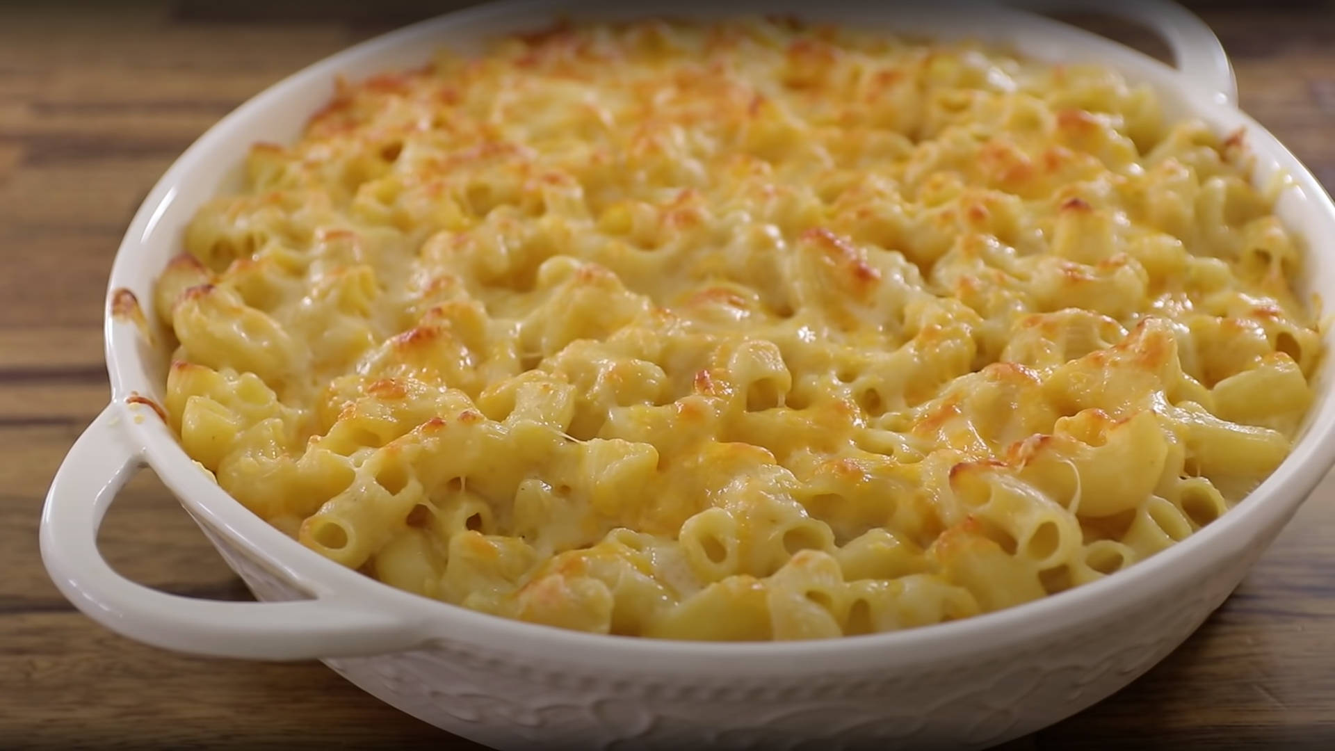 Slightly Toastes Mac And Cheese Wallpaper