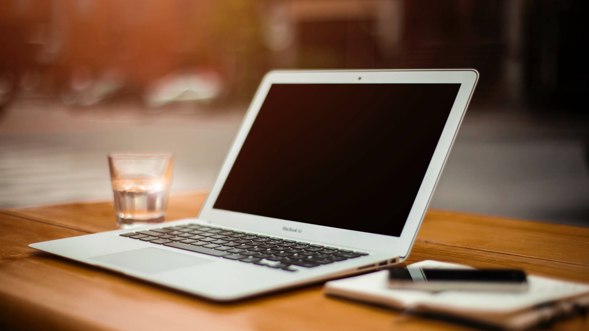 Slim Macbook Best Laptop Background