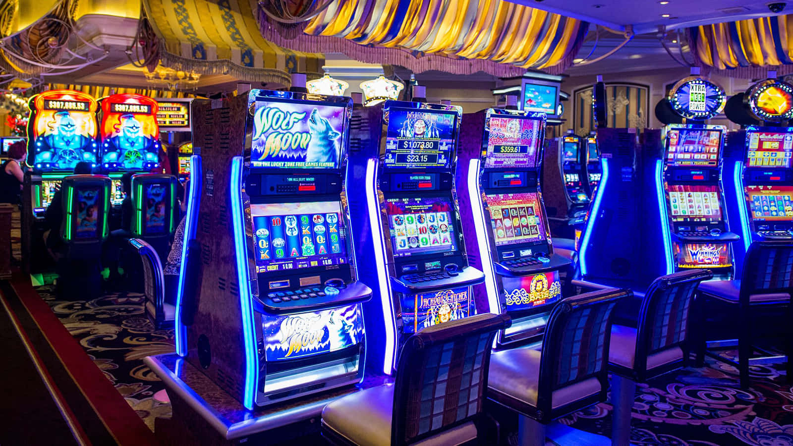 Winning Jackpot with Slot Machine