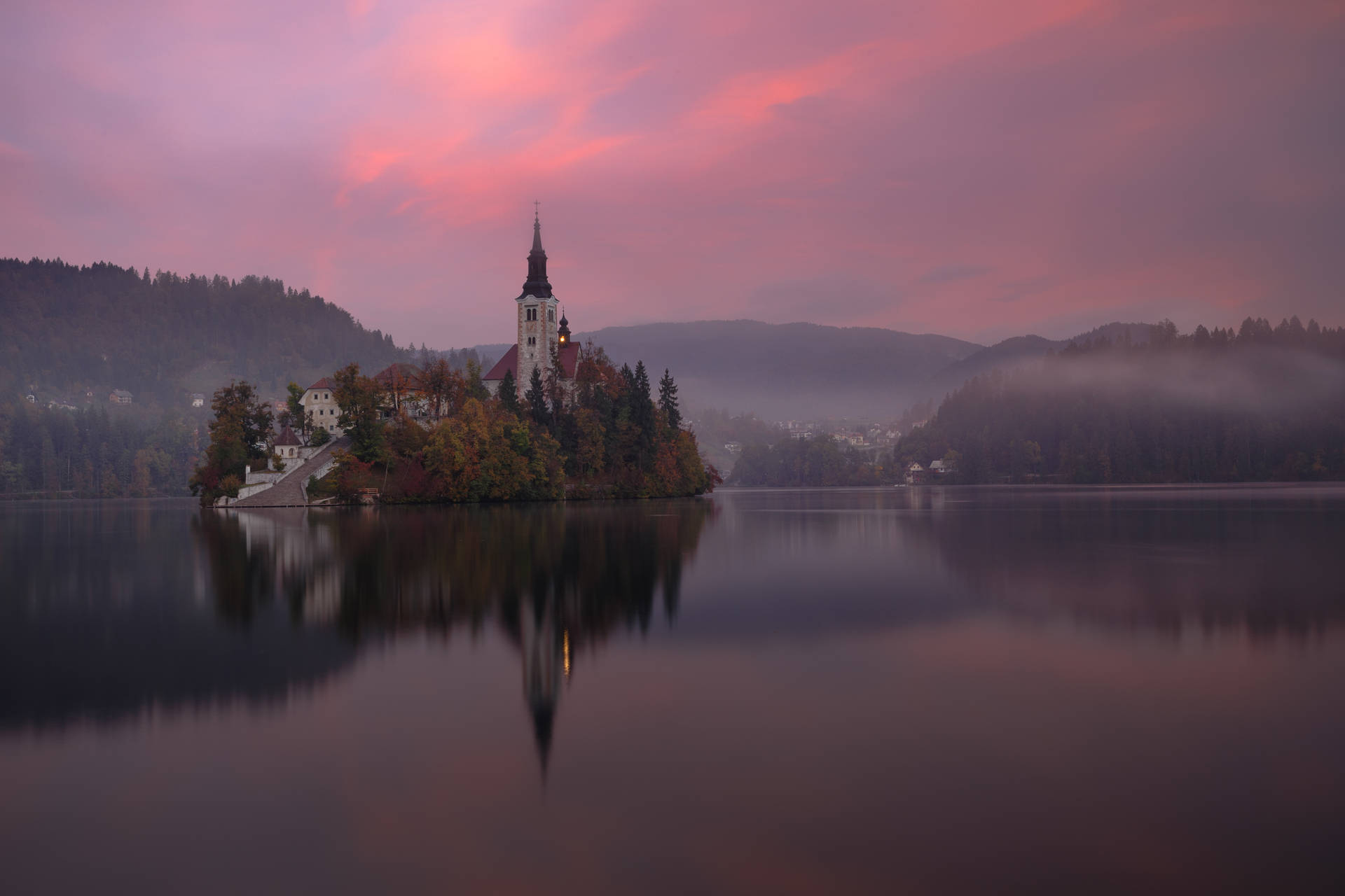 La Slovenia Tramonto Rosa Nebbioso Sfondo