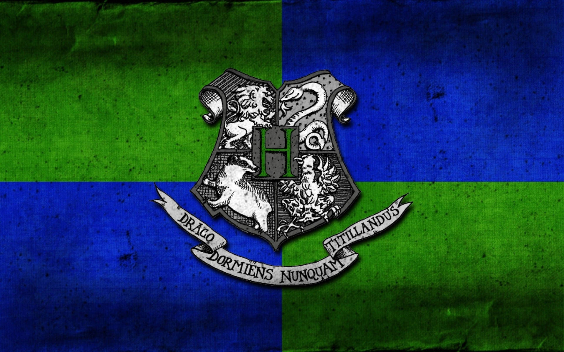 Slytherin In Hogwarts Logo Wallpaper