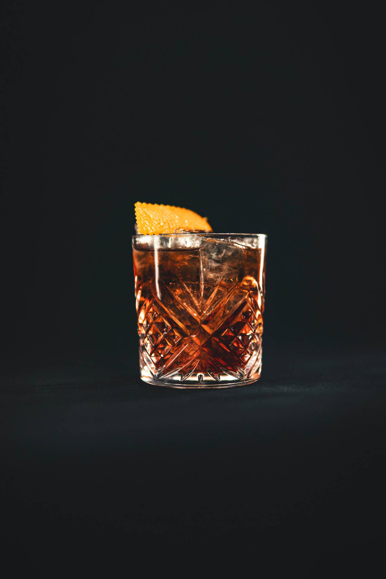 Pequeñovaso De Cóctel De Whiskey Bourbón. Fondo de pantalla