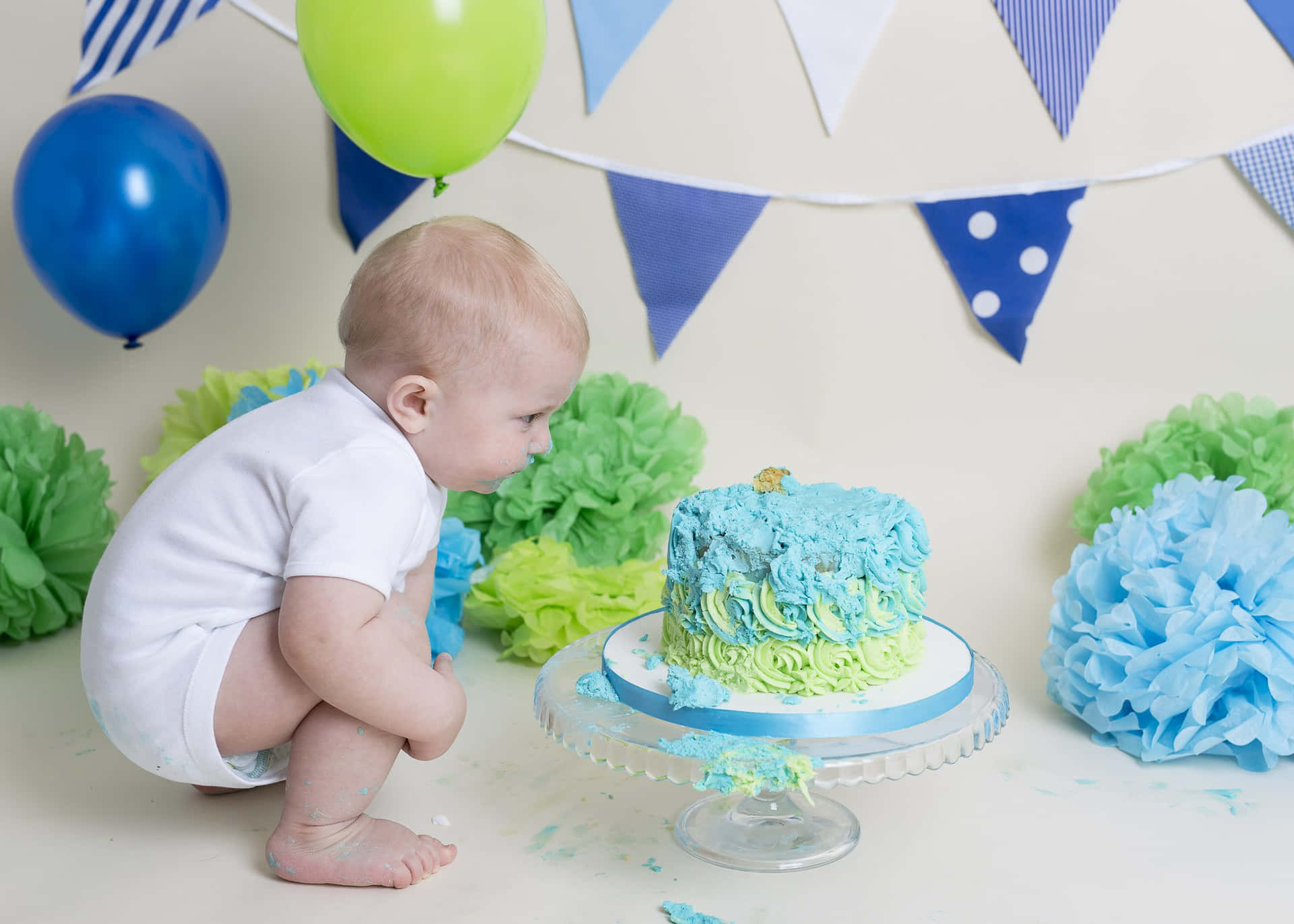 Celebrate with a smash cake!