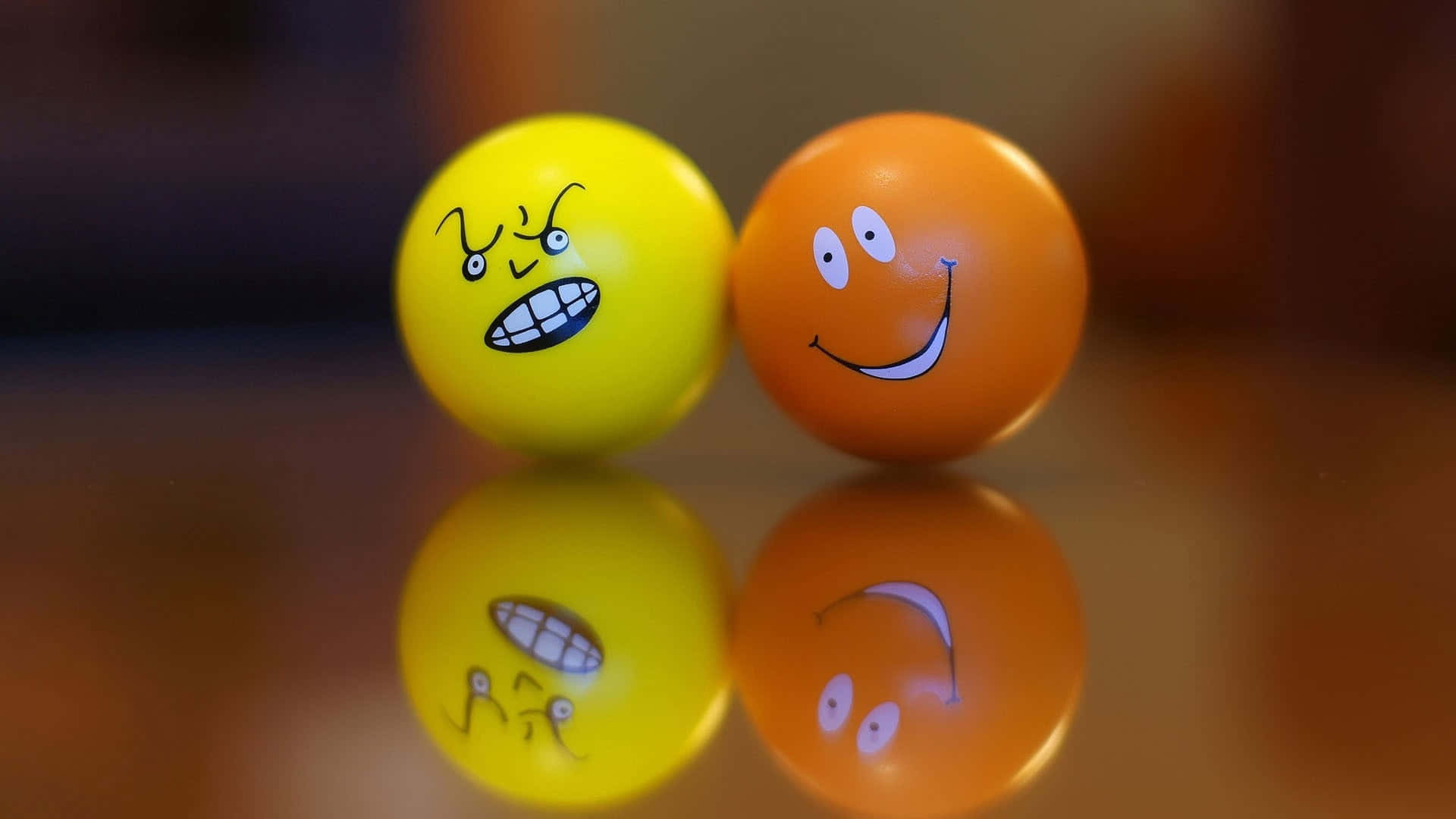 Einlächelnder Gelber Emoji Mit Zwei Runden Augen