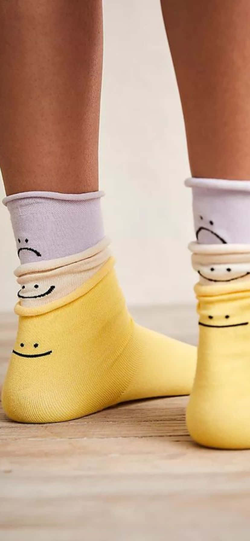 Smiley Face Sockson Feet Wallpaper