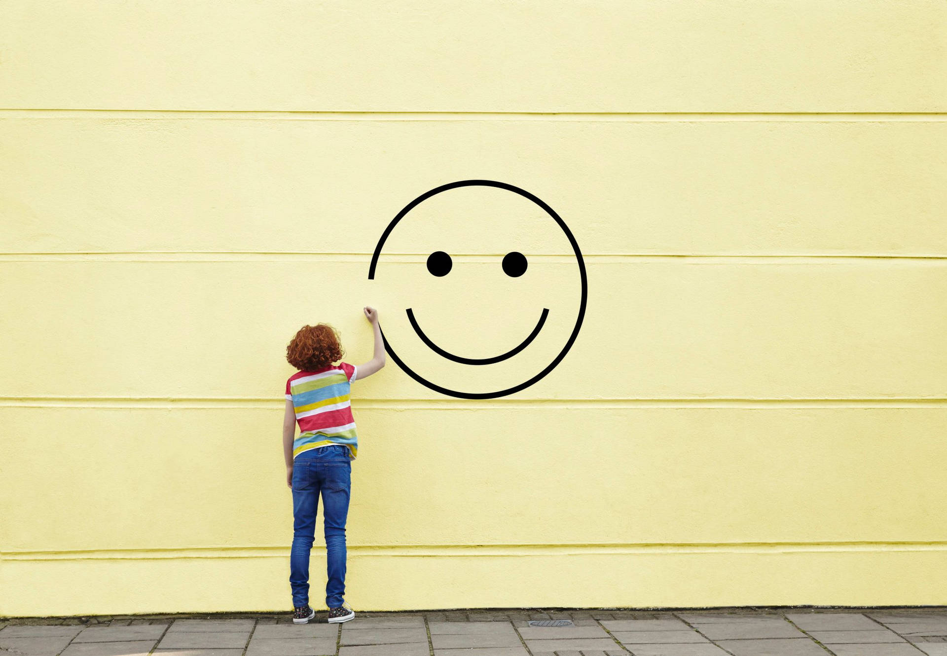 Smiley Happy Face Drawing On Wall