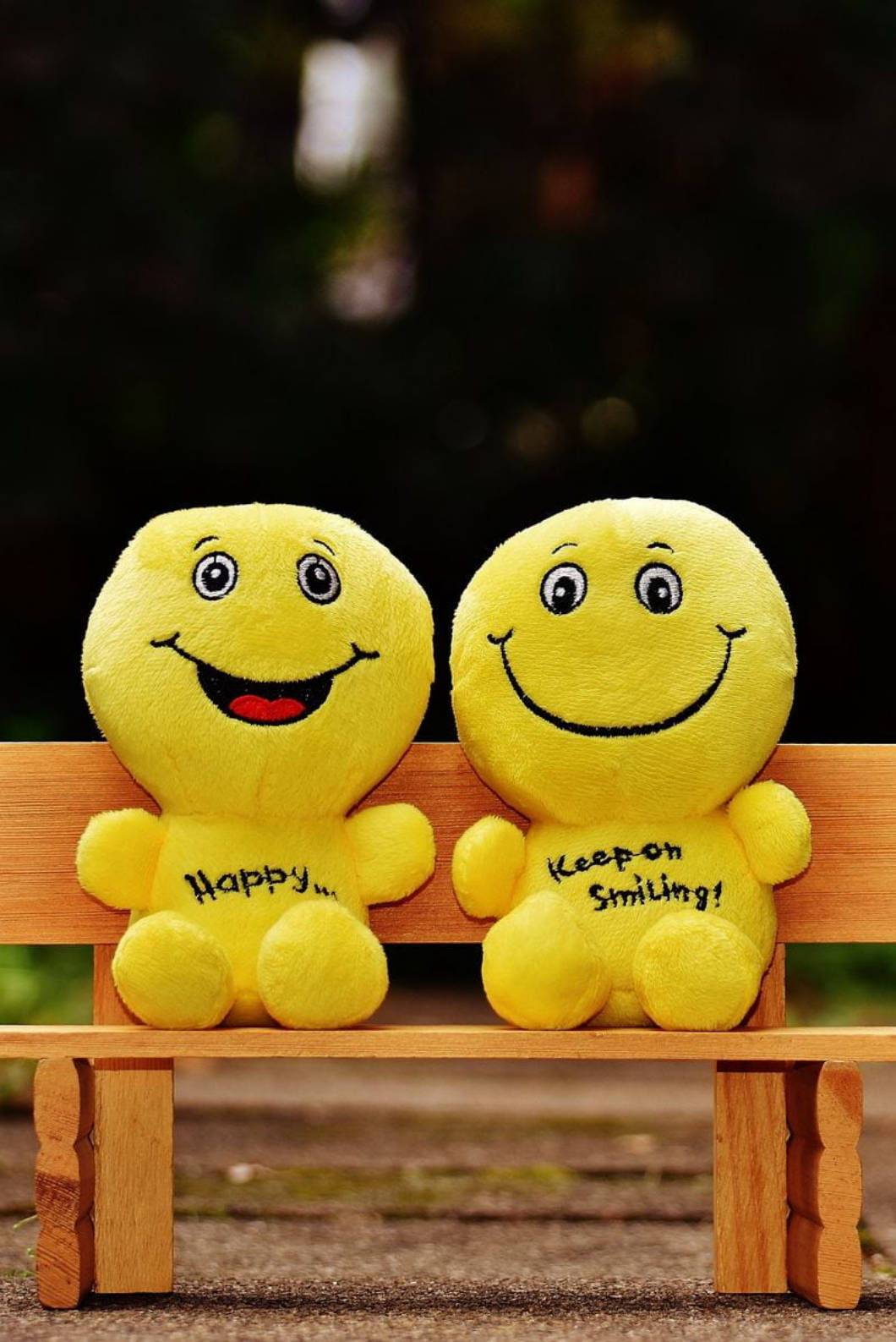 Smiley Stuffed Toys iPhone 4s Wallpaper