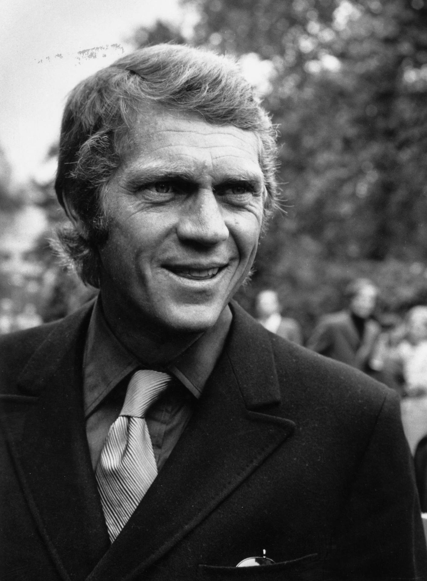 Retratode Steve Mcqueen, Actor Estadounidense Sonriente, De 1969. Fondo de pantalla
