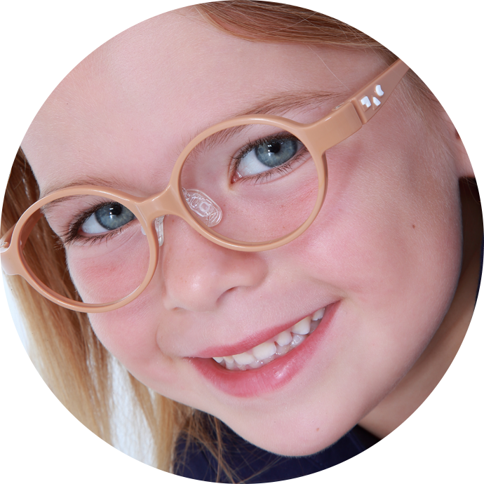 Smiling Childin Pink Eyeglasses PNG