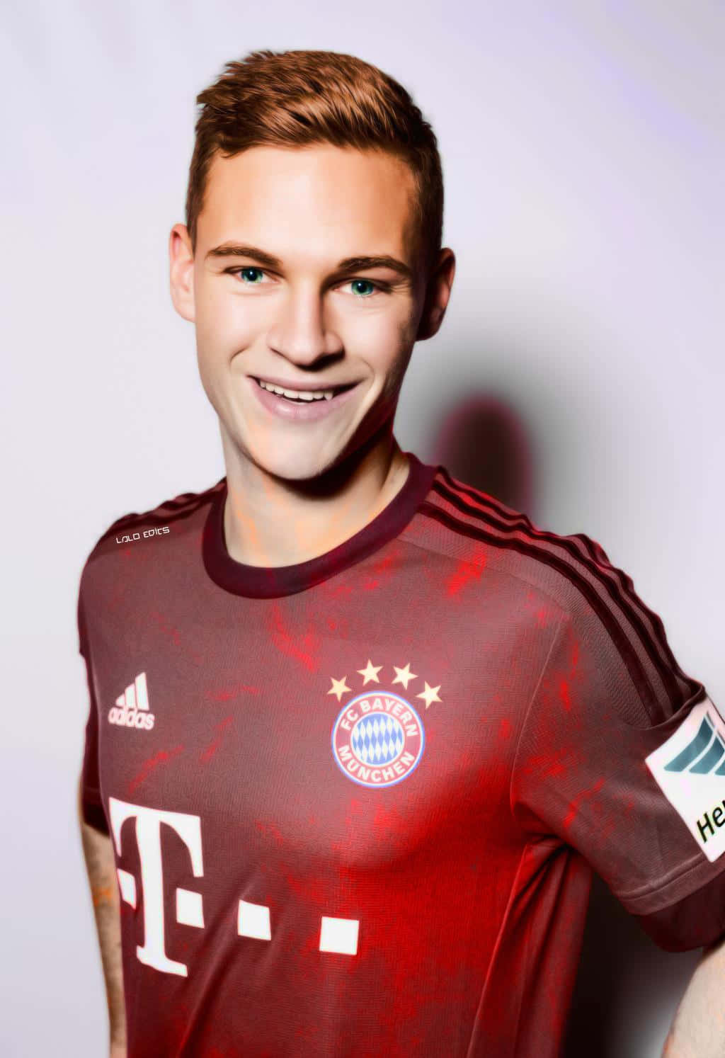 Smiling Footballerin Bayern Munich Jersey Wallpaper
