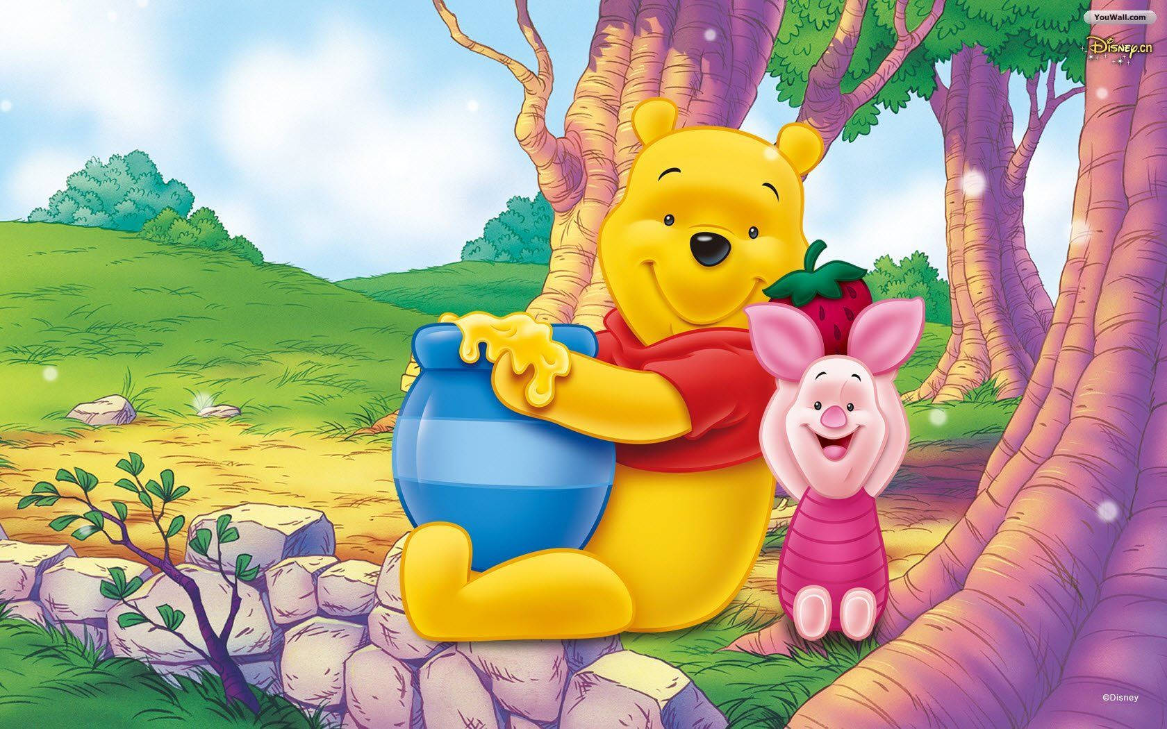 Smiling Winnie The Pooh And Piglet Background