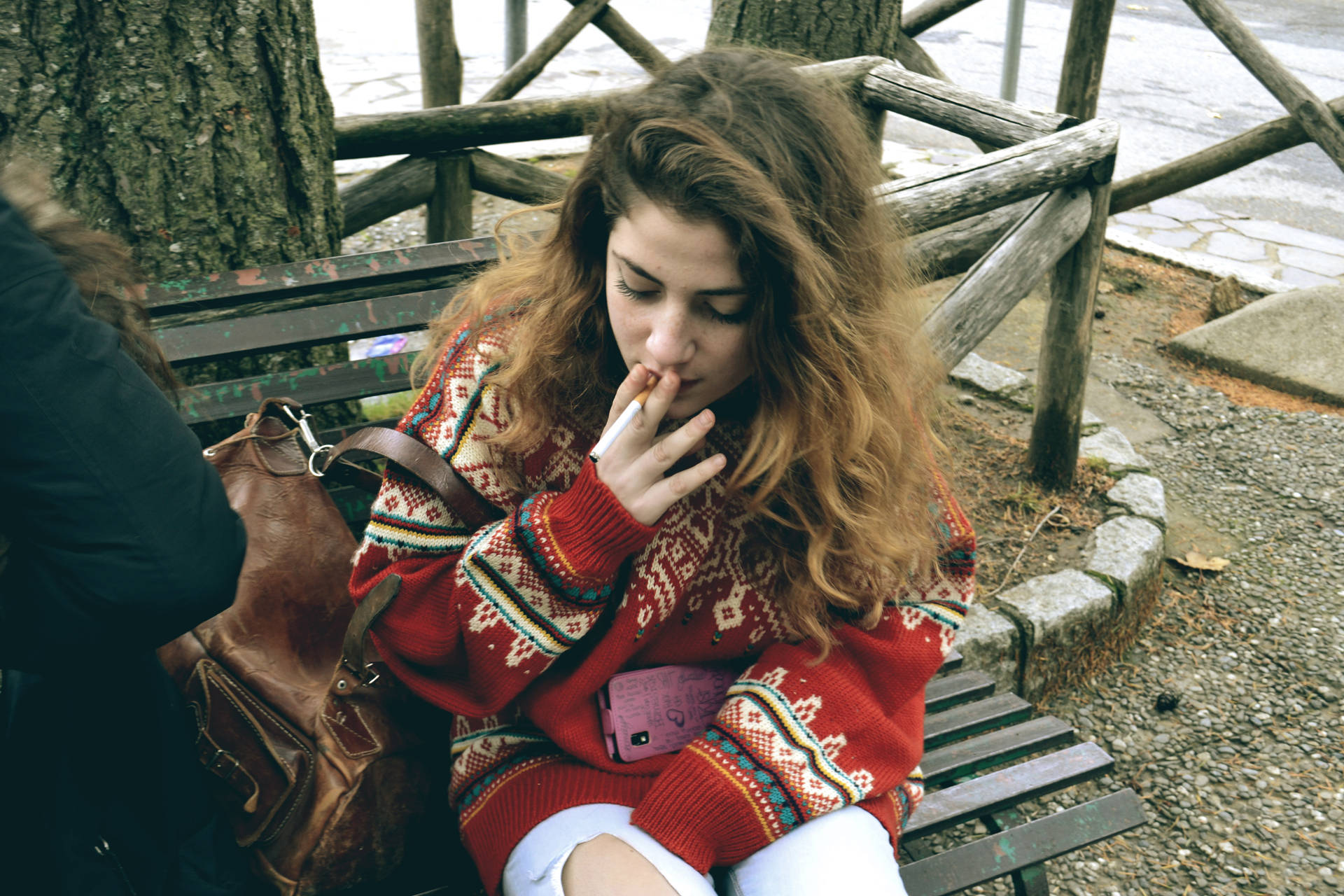 Meninaitaliana Fumando Papel de Parede