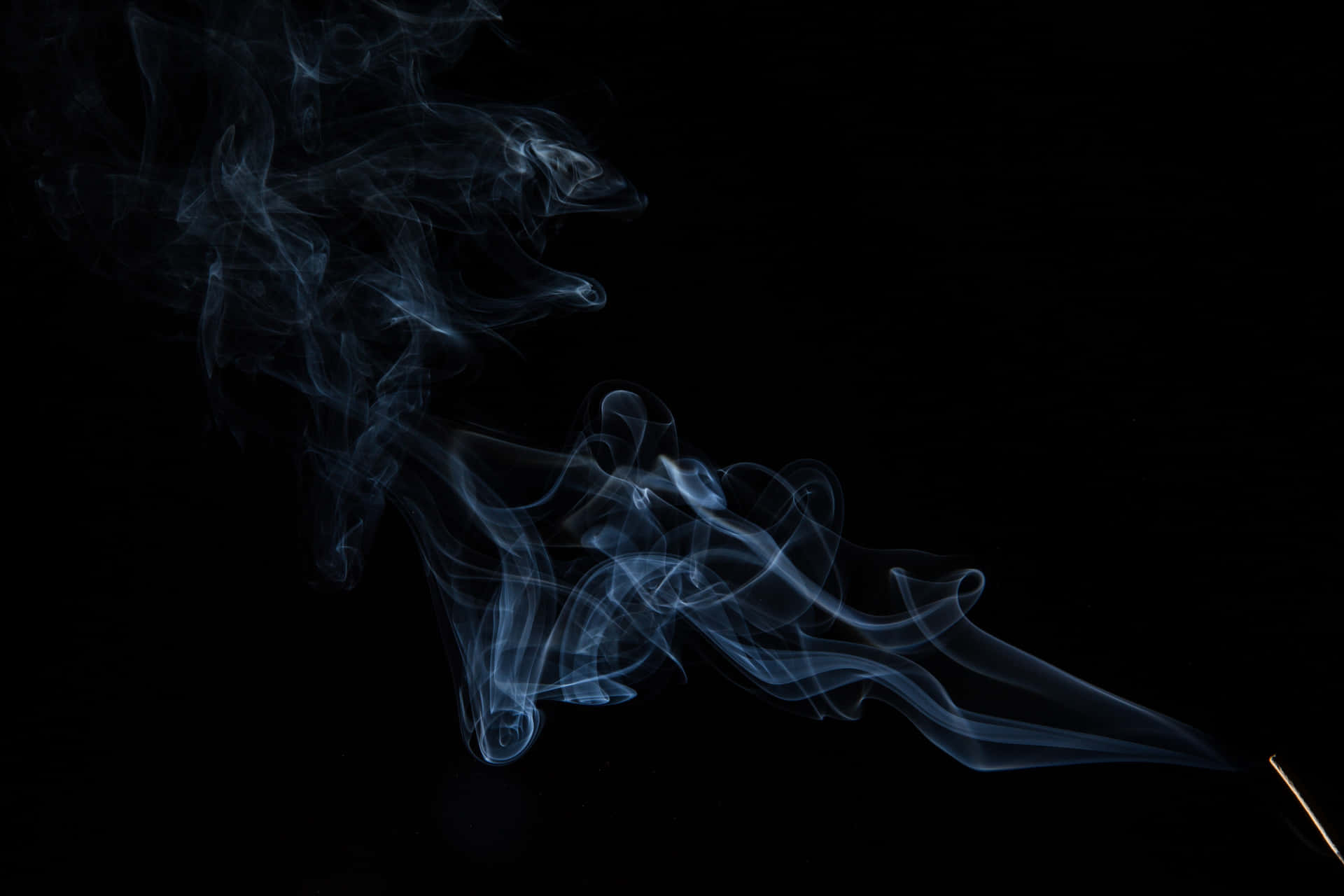 Rökigbakgrund Med Svepande Rök Från Rökelse