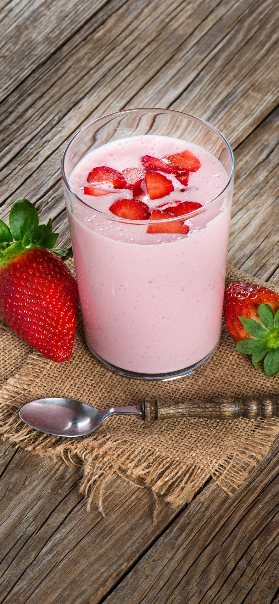 Enchanting Strawberry Milk Smoothie Wallpaper