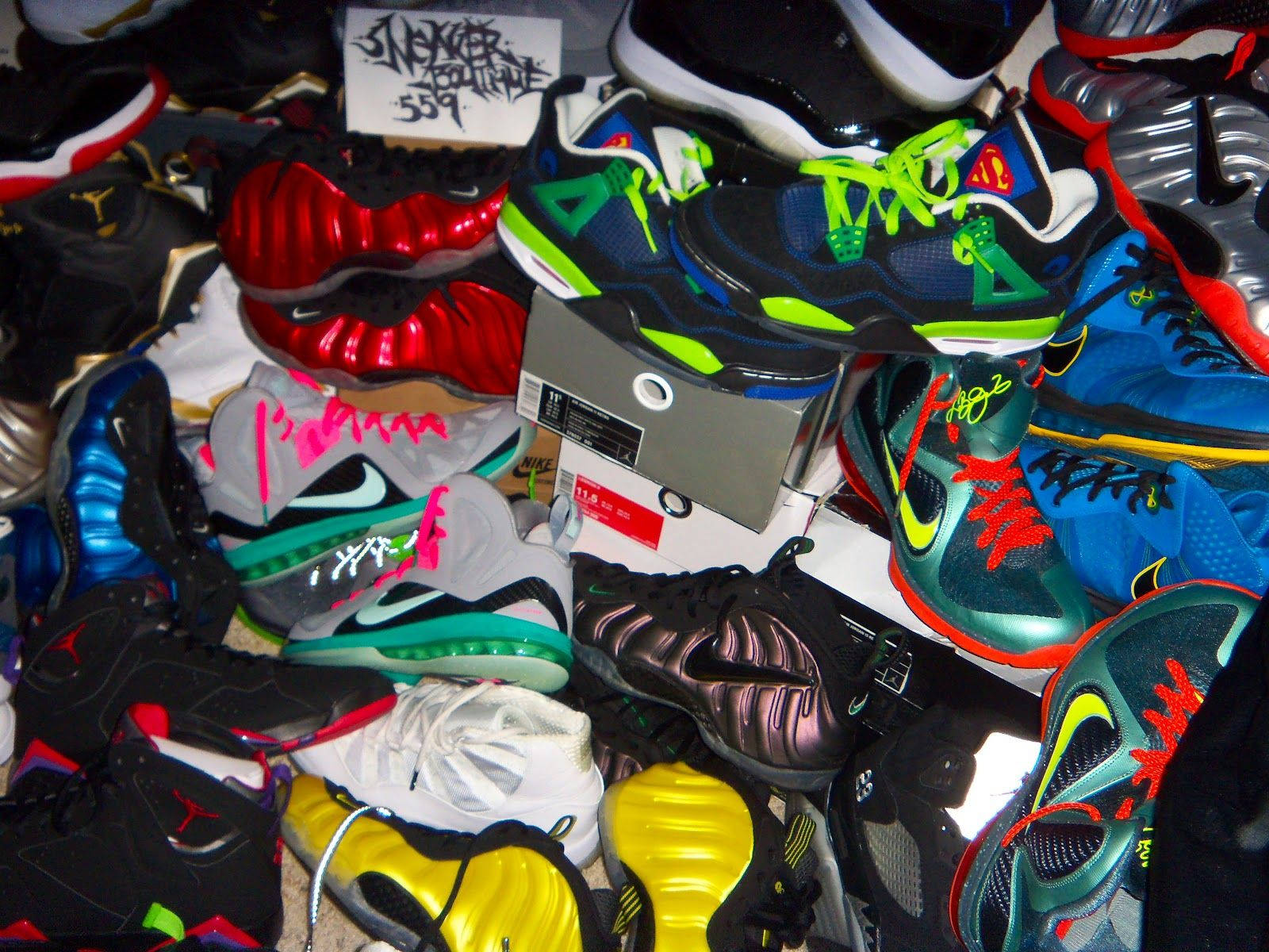 Sneaker Nike Basketball Pile Wallpaper