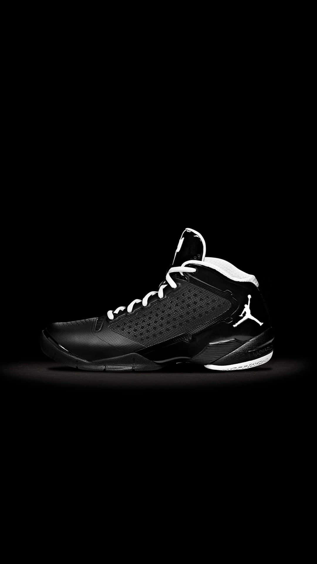 Jordan XIII - sort og hvid basketball sko Wallpaper