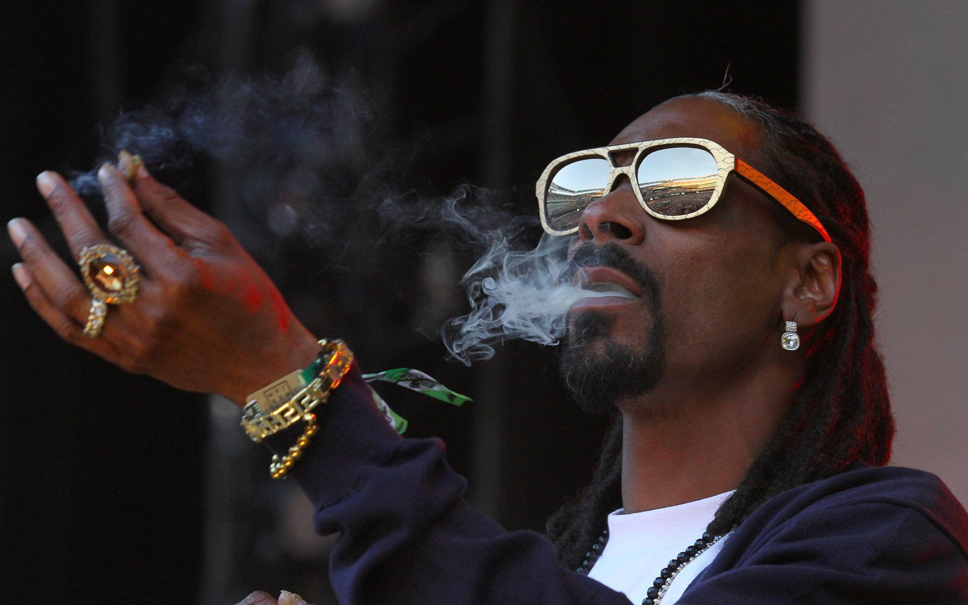 Snoop Dogg Smoking Weed
