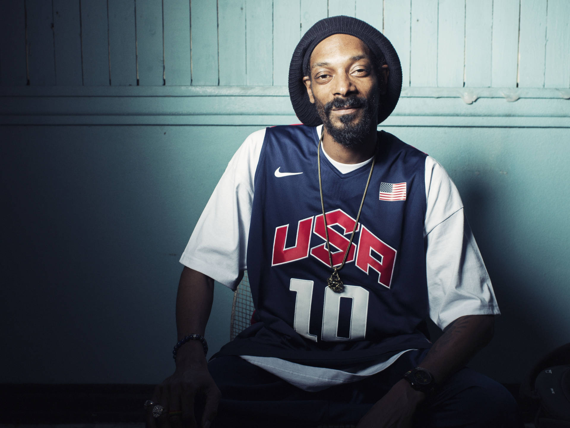 Snoop Dogg Wearing The Bryant Jersey Wallpaper