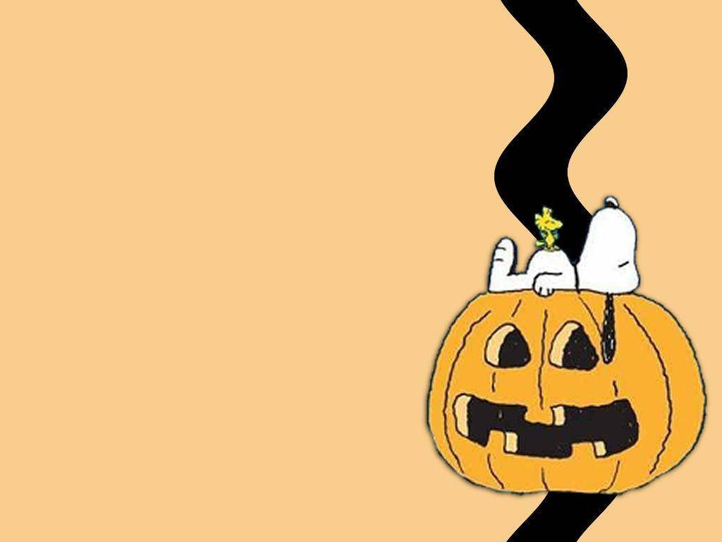 Snoopy Ready for a Night of Trick-or-Treating Wallpaper