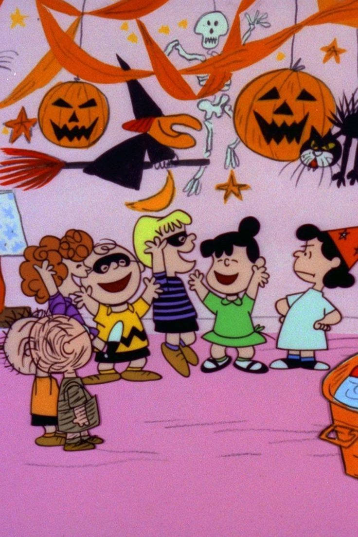 Snoopy dressed in his Halloween finest! Wallpaper