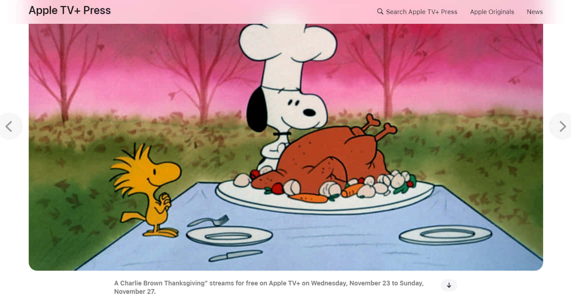 Snoopy celebrating Thanksgiving with his family Wallpaper