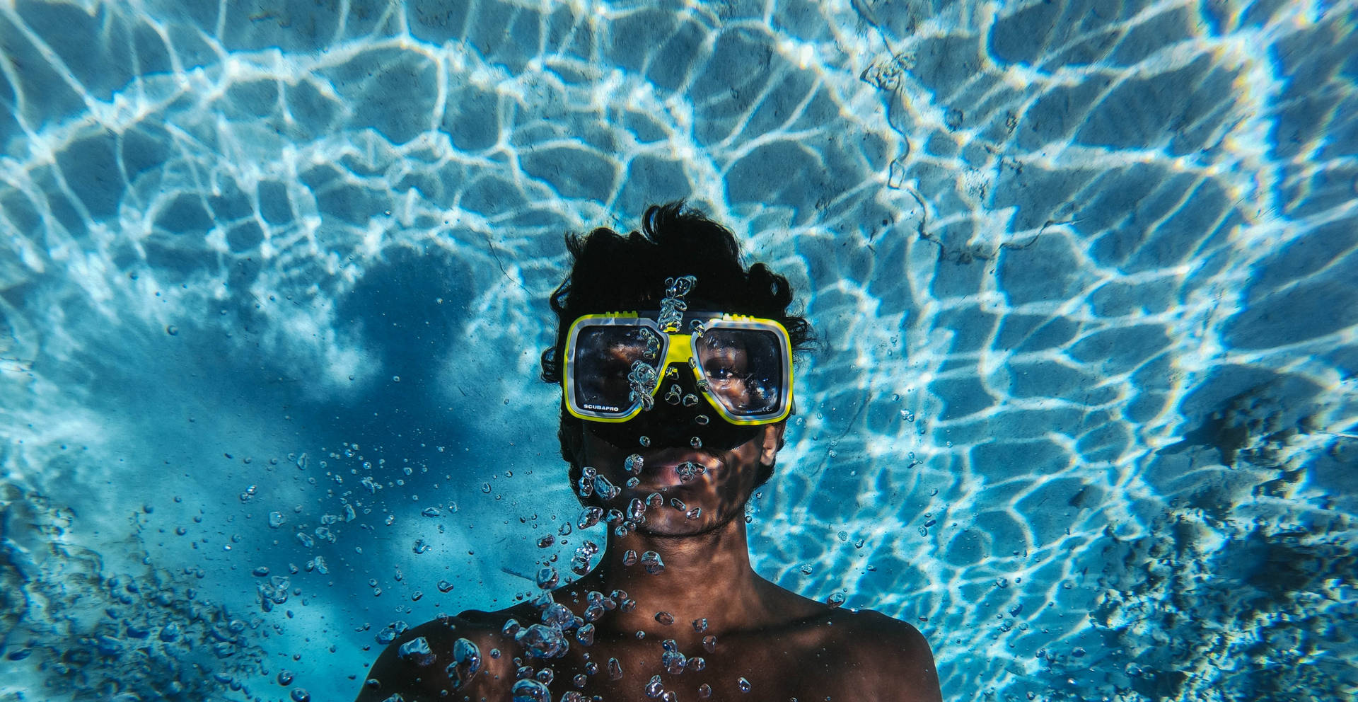 Snorkeling Back-float Portrait Wallpaper
