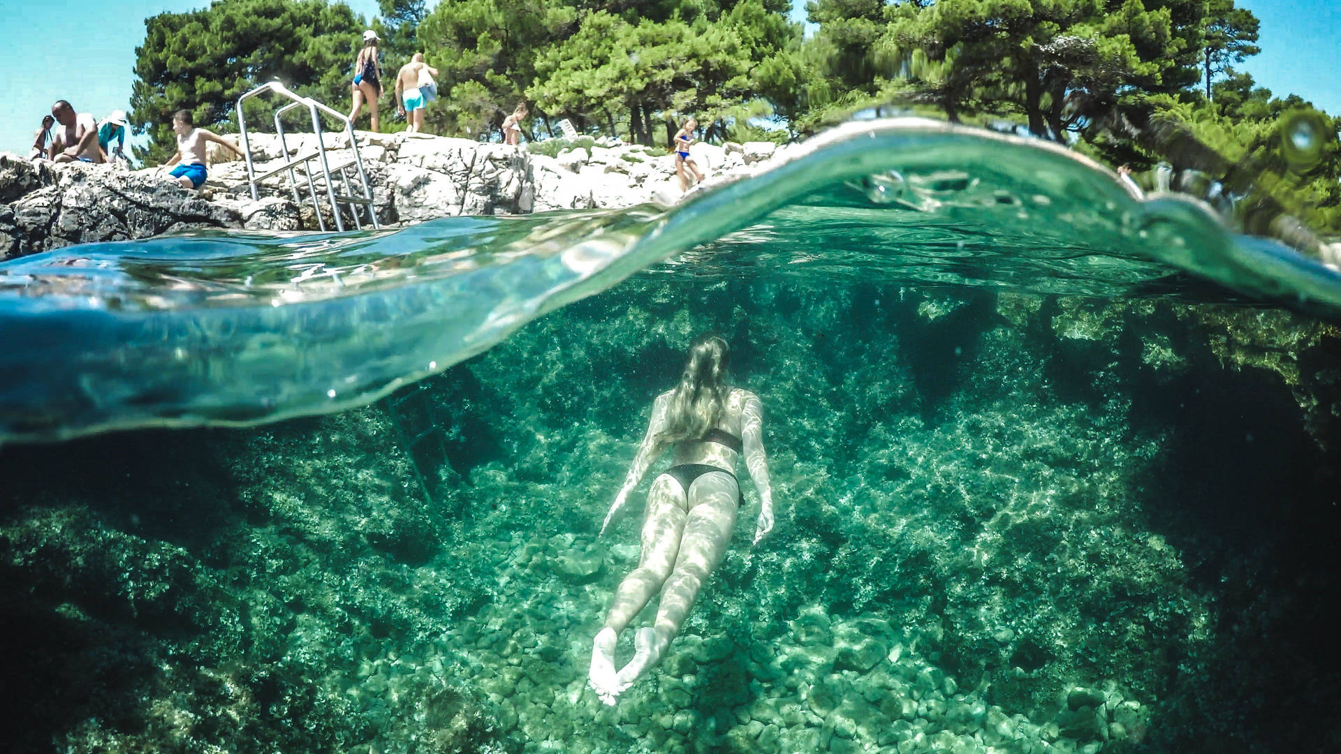 Fotografíade Snorkeling Bajo El Agua. Fondo de pantalla