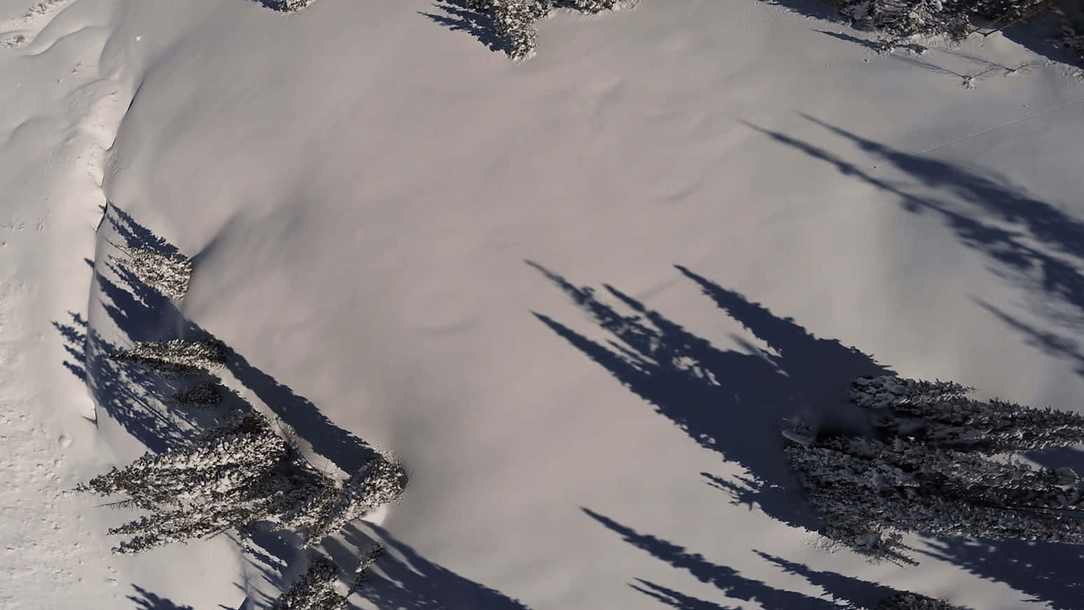 Unimpresionante Paisaje En 4k Que Muestra Vastos Bosques Nevados. Fondo de pantalla