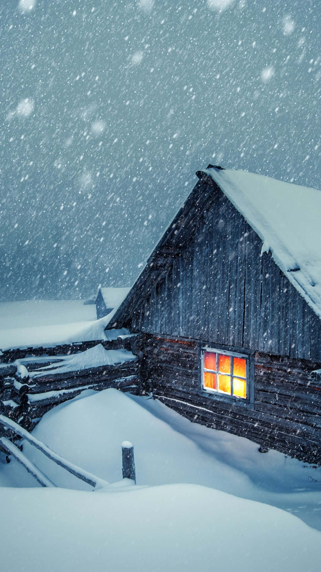 Smeltende sne dækker landskabet i et vinter eventyr. Wallpaper