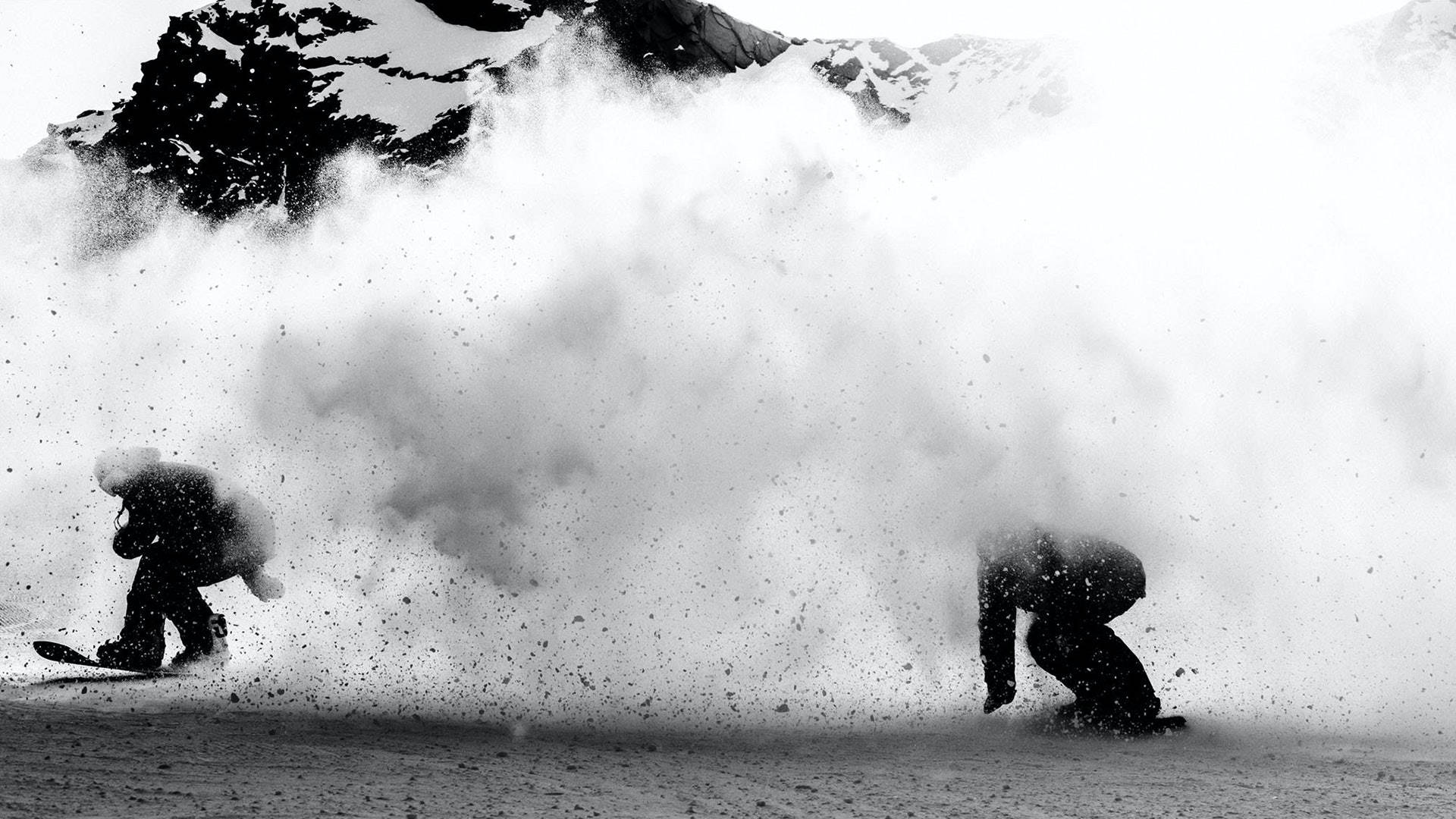 Snowboardingdesde Una Avalancha. Fondo de pantalla