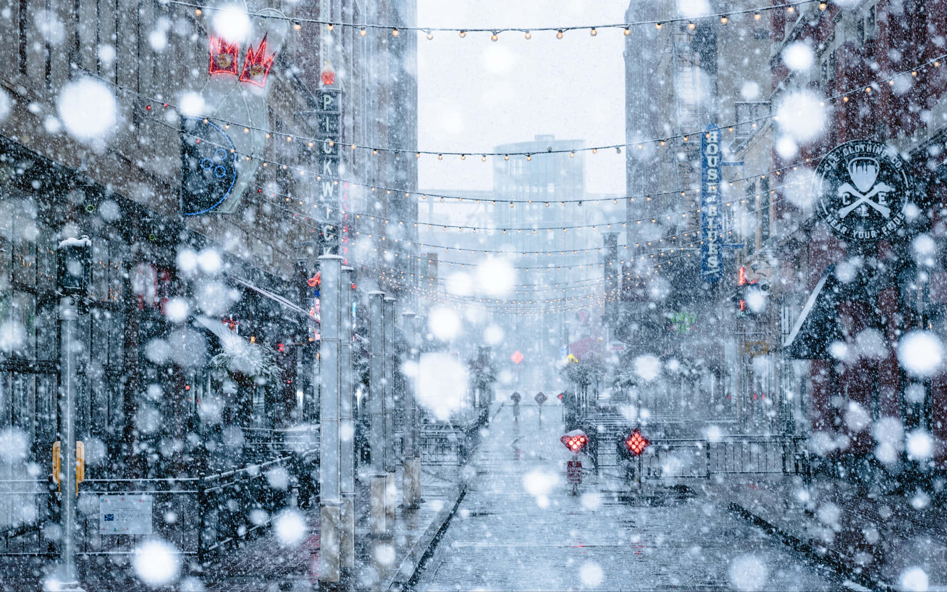Snowfall By The City Wallpaper
