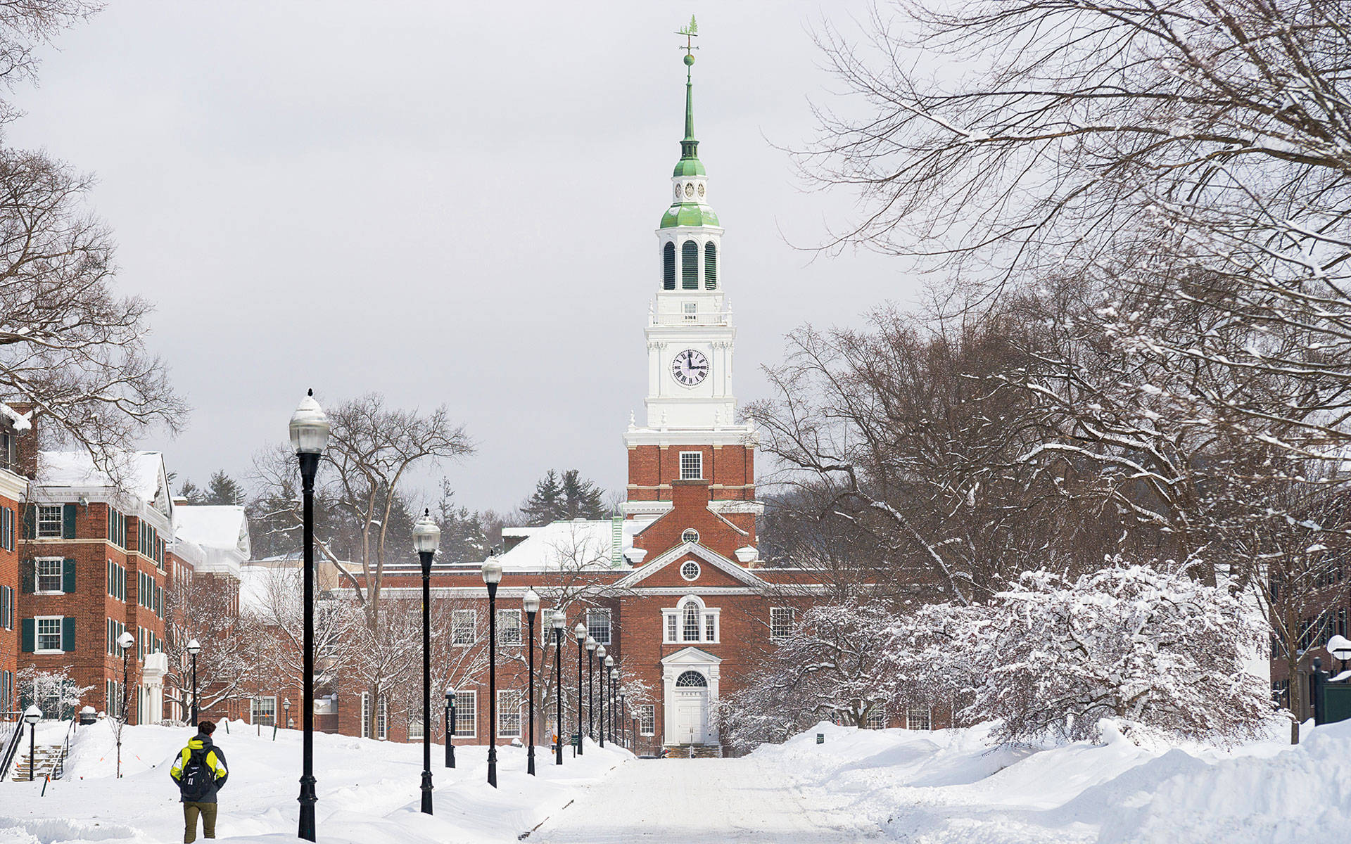Snowing At Baker-Berry Library Dartmouth College Wallpaper