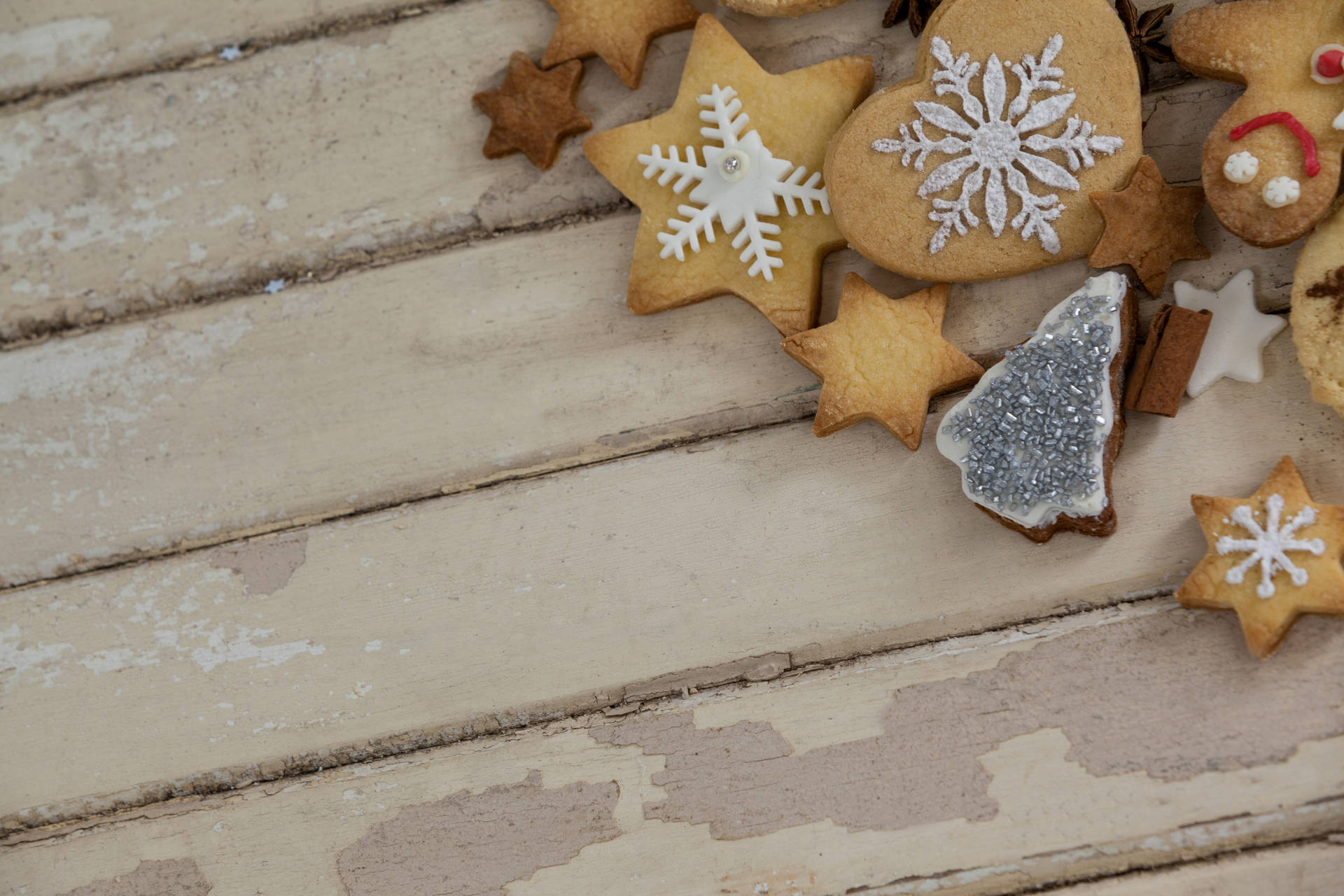 Snowy Christmas Cookies Wallpaper