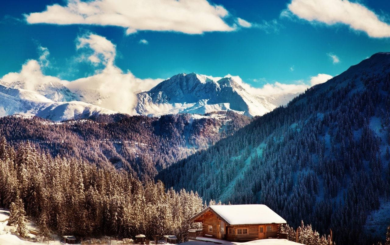 Caption: Tranquil Snowy Cottage in the Smoky Mountains Wallpaper