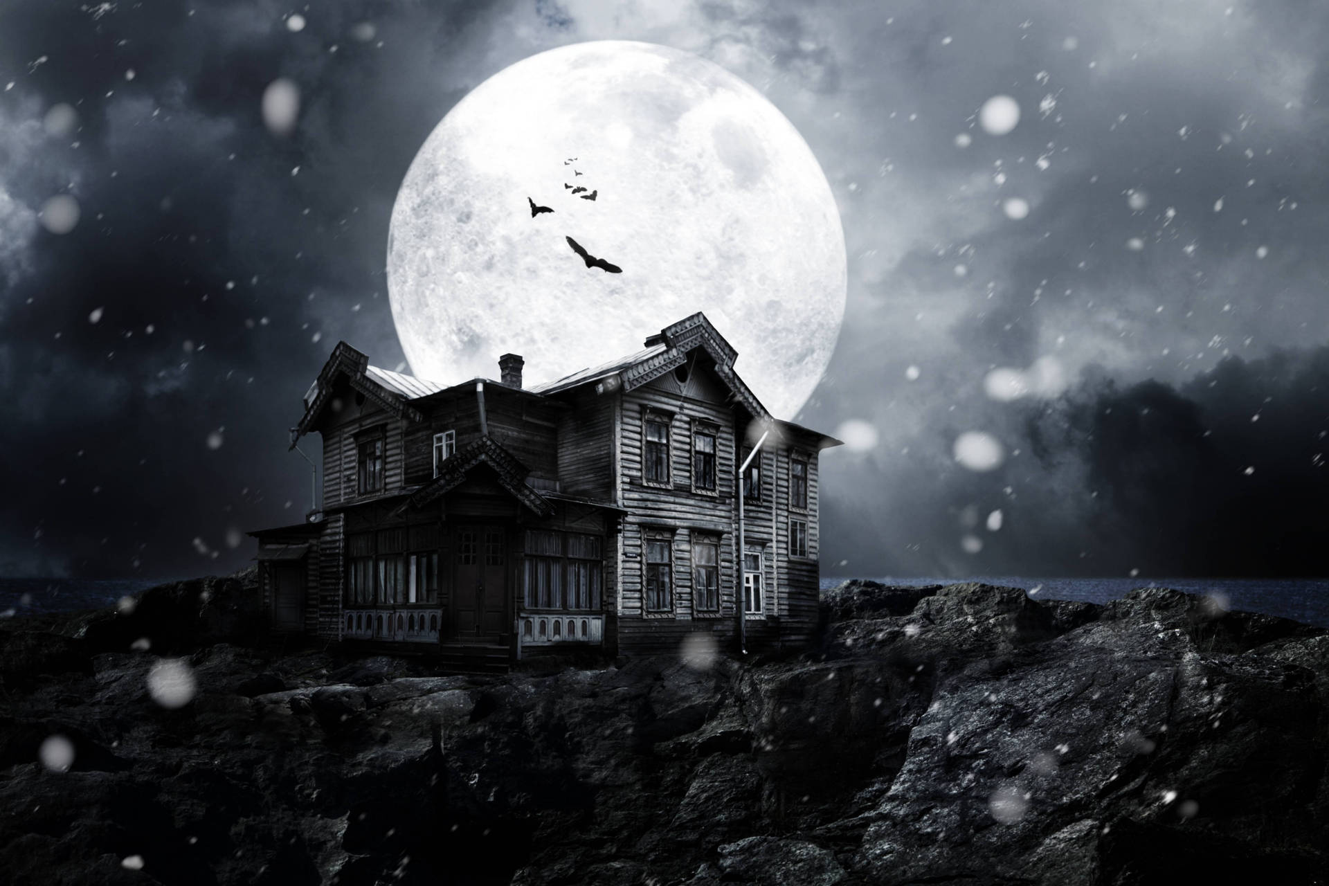Snowy Haunted House Wallpaper