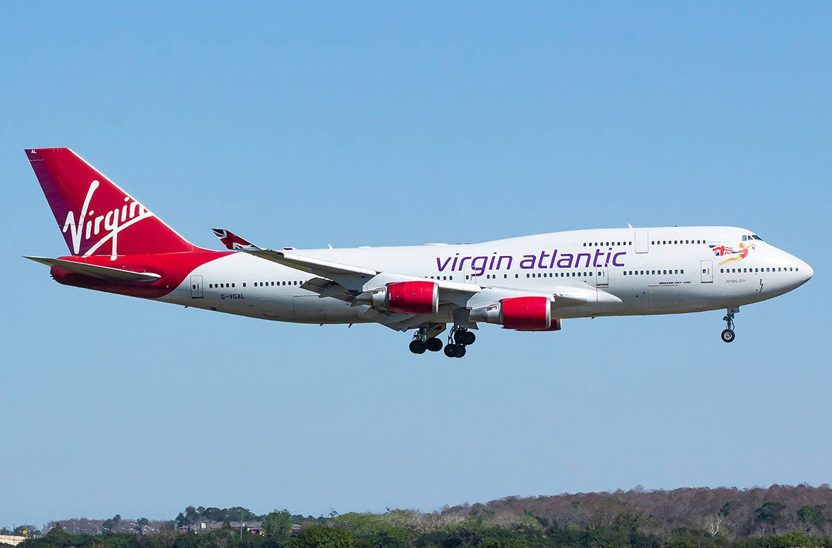 Flugzeugeim Aufstieg Der Virgin Atlantic Luftfahrt Wallpaper