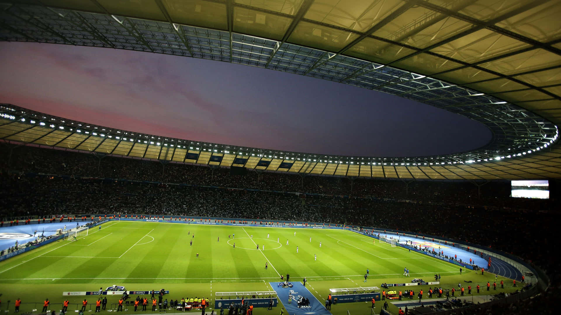 Explosivespielzüge Und Fesselnde Tore - Fußball In 4k! Wallpaper