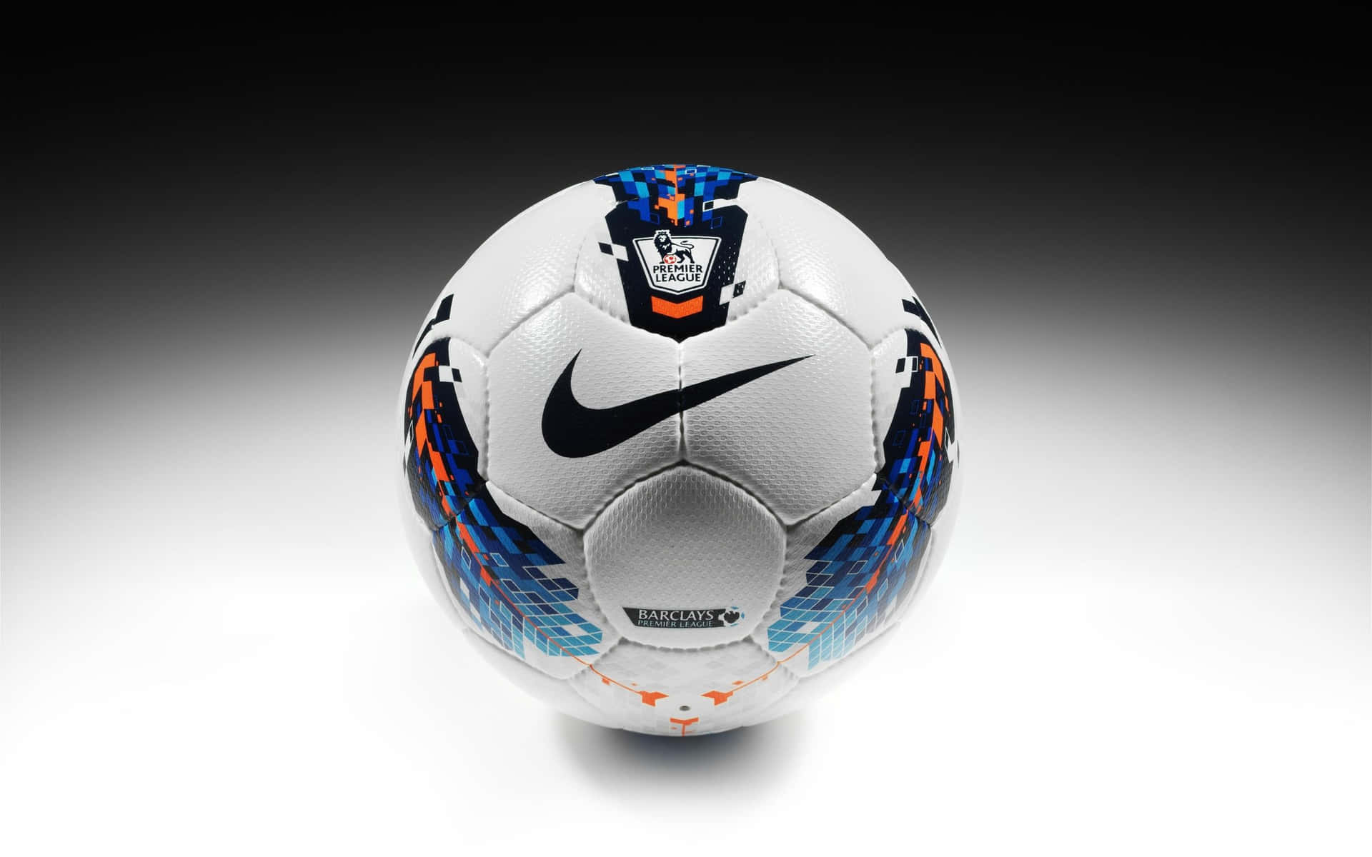 Fondode Pantalla De Balón De Fútbol Con Logotipo De Nike.