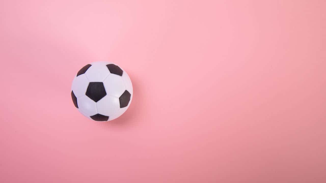 Fondode Pantalla De Balón De Fútbol Rosa Claro
